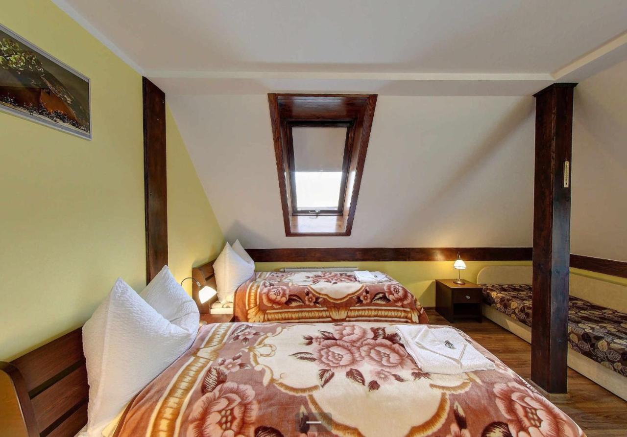 Villa Jura Pokoje Goscinne Zarki 外观 照片